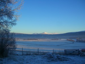 Klettene ligger som smykker i det fjerne