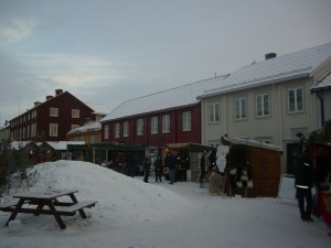 Julemarked på Røros skaper virkelig gammeldags julestemning