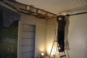 Det gamle taket kommer frem