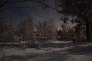Det er ikke brann, men lyset fra Tynsetbyen. Litt uskarpt, tatt på frihånd