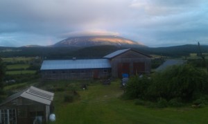 Dette er tatt fra Tronfjellrommet på Storeggen. Og, ja, rommet har fått navn etter utsikten!