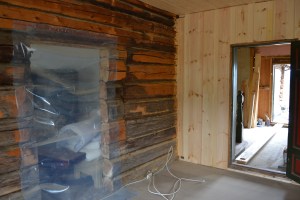 Åpningen inn til det som skal bli soverom, er foreløpig dekket med plast