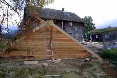Gavlen på nybygget er laftet etter god, gammel byggeskikk