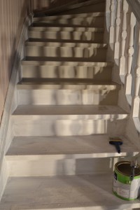 Trinn for trinn maler vi oss nedover