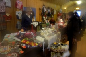 Utstilleren driver selv med mohairgeiter på Stubsjøen Søndre, mot Kvikne, og lager mange av de flotte tingene 