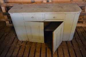 Benken sto inne i fjøset