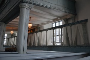 Vi beundret Ziir'en, altså Røroskjerka, som har blitt nydelig etter restaureringen.