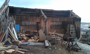 Temmelig rasert inntrykk av det gamle vedskuret