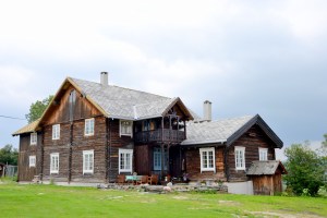 - og "vips" - skifer og tjære nesten over alt!